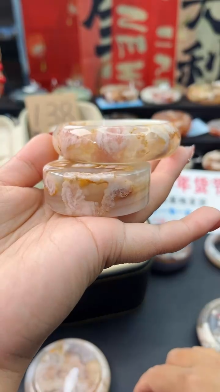 【闪购商品】石英质玉手镯未镶嵌赠送镯心（55圈口）