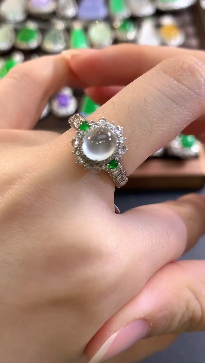 18K金镶嵌戒指翡翠d145    