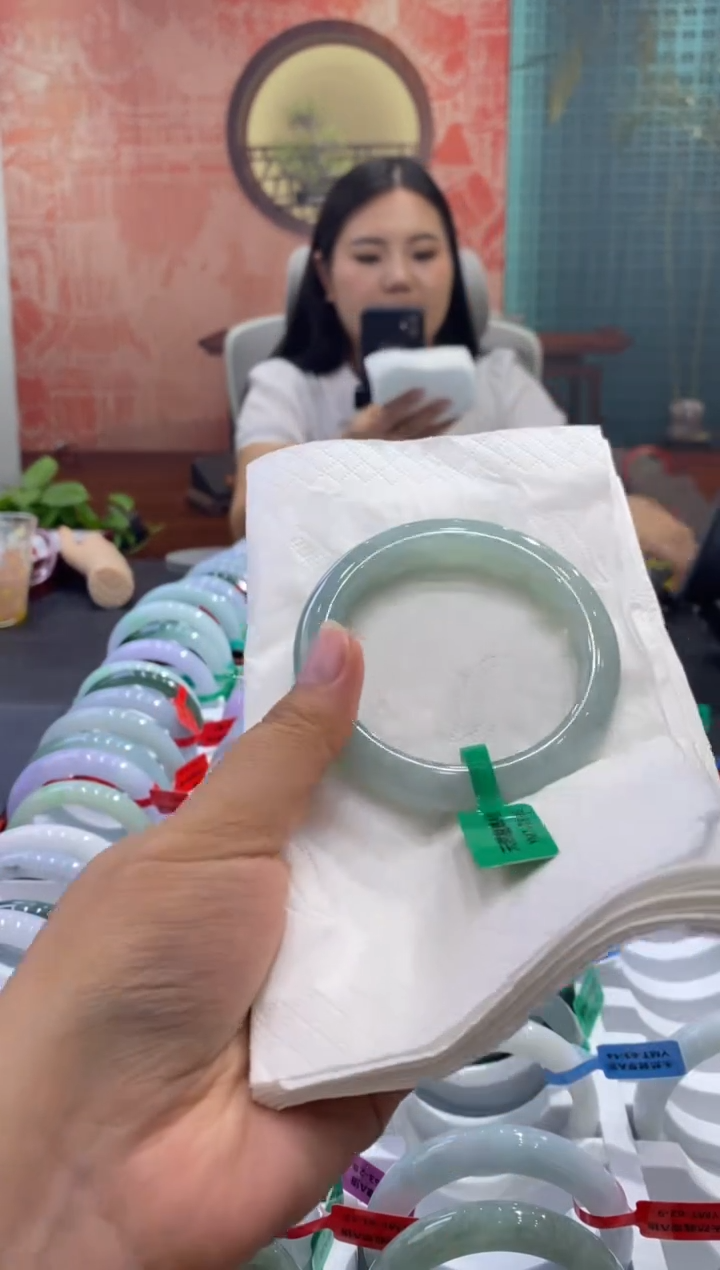 未镶嵌手镯翡翠多人000014837