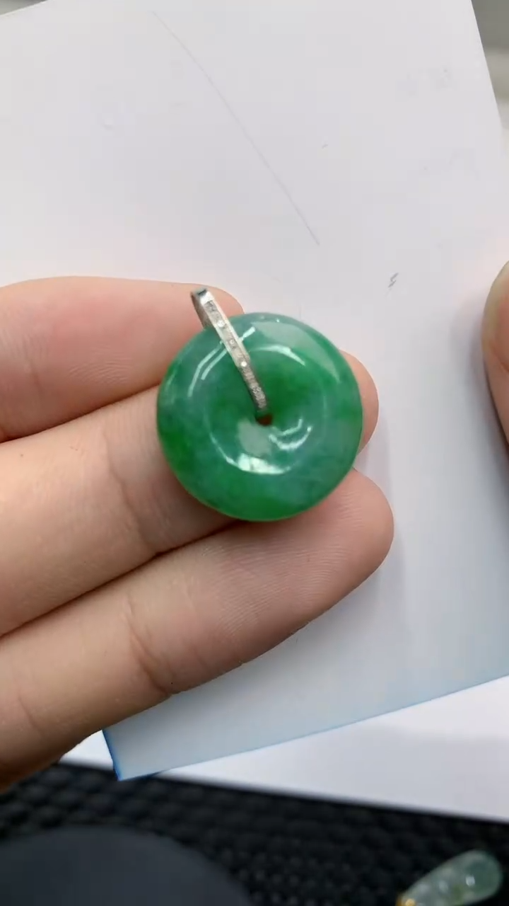 【闪购商品】翡翠颈饰18K金镶嵌            8