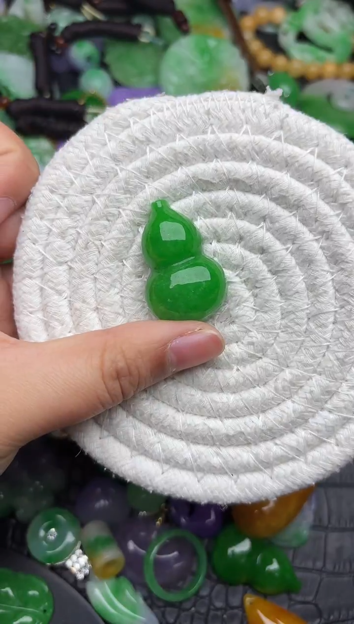 颈饰未镶嵌翡翠缅甸翡翠吊坠