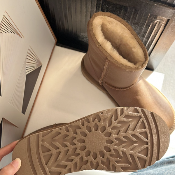 婷婷【羊皮毛一体】光面5825纯净版中筒加厚加绒雪地靴加厚