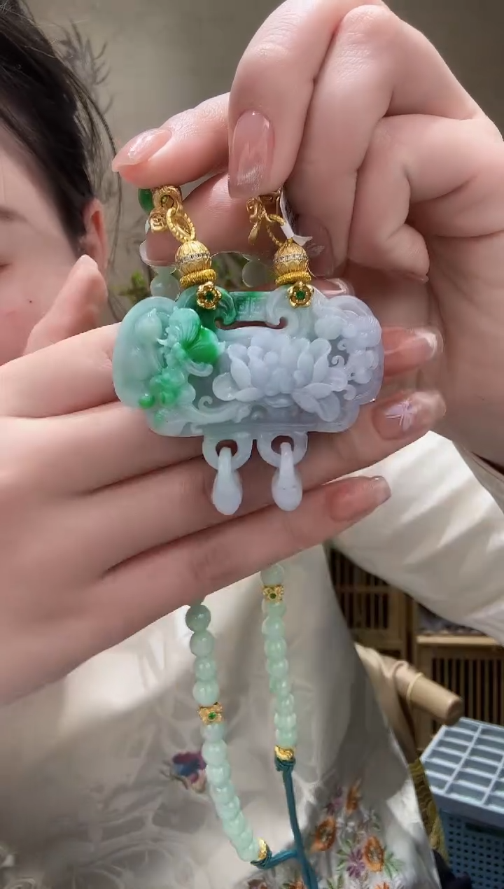【闪购商品】翡翠颈饰未镶嵌吊坠