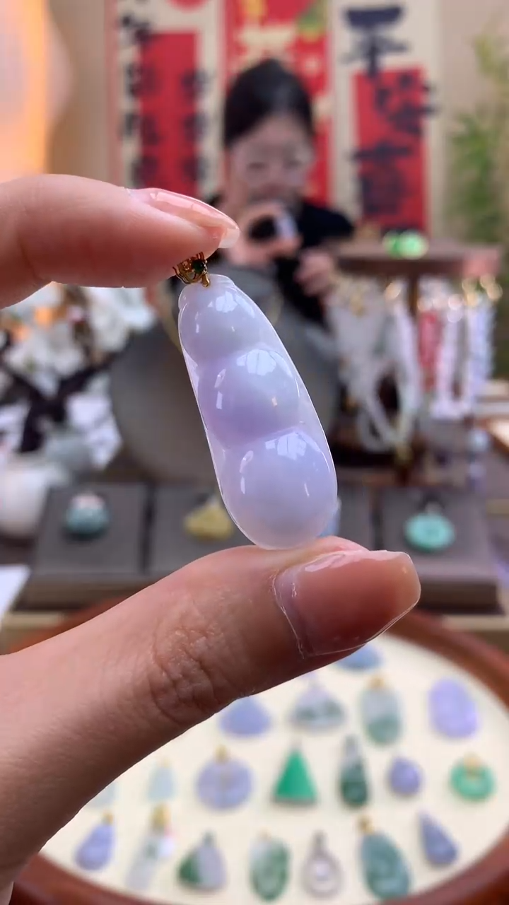 【闪购商品】翡翠颈饰18K金镶嵌豆子