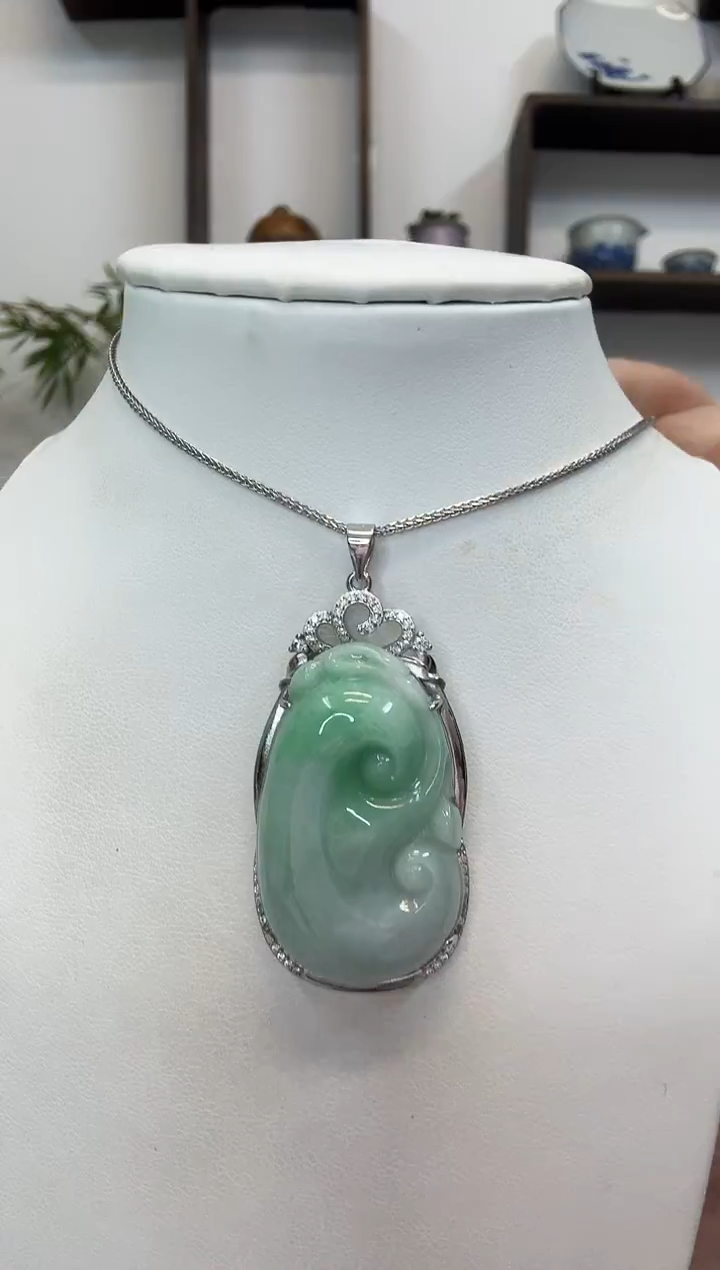 吊坠(赠链)银S925镶嵌翡翠如意