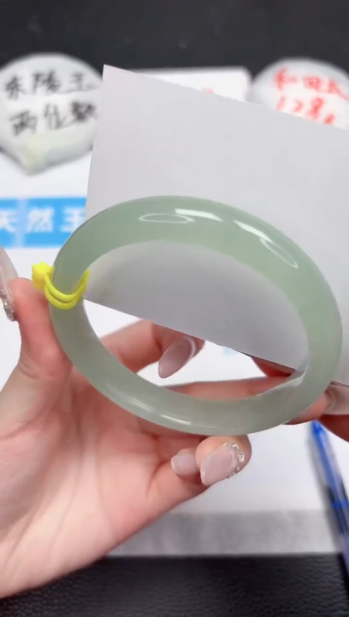 【闪购商品】石英质玉手镯未镶嵌77-62.4