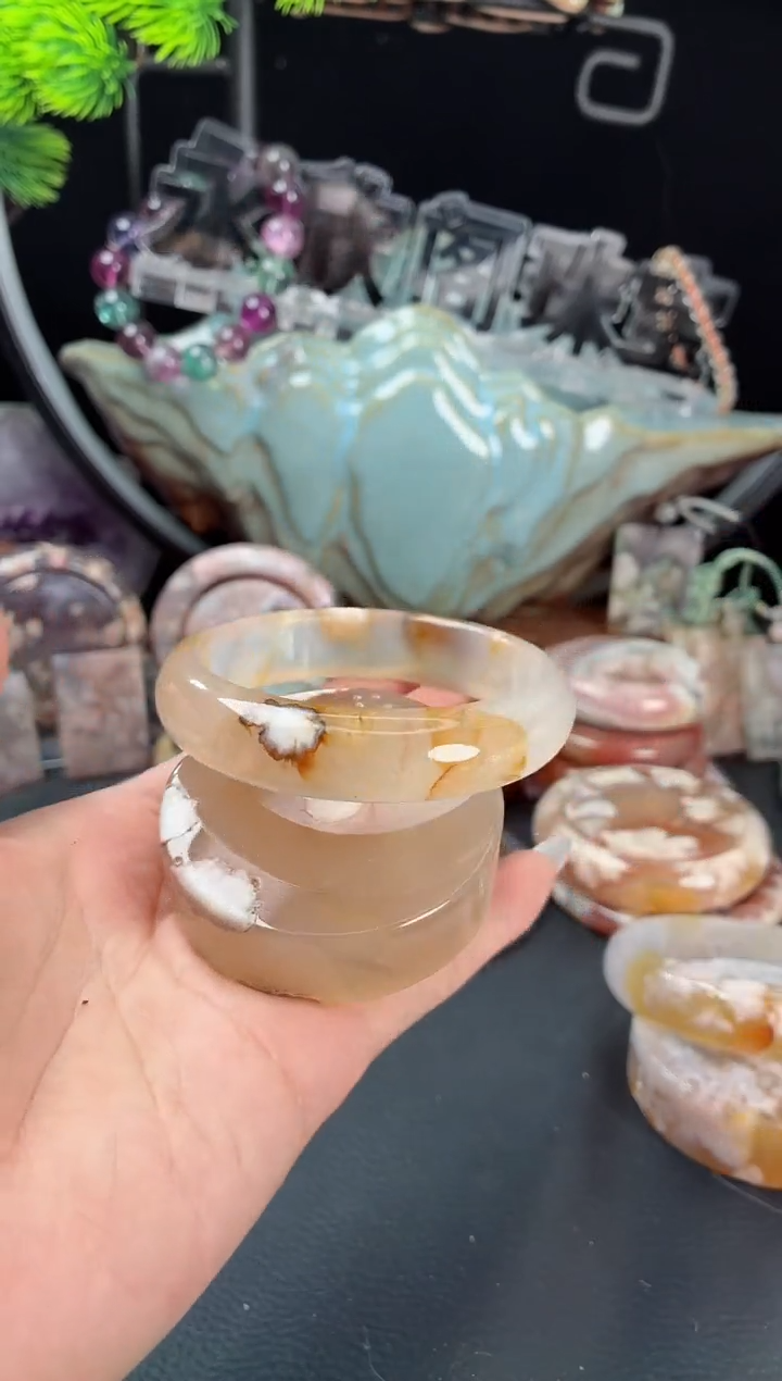 石英质玉手镯（圆镯）未镶嵌59