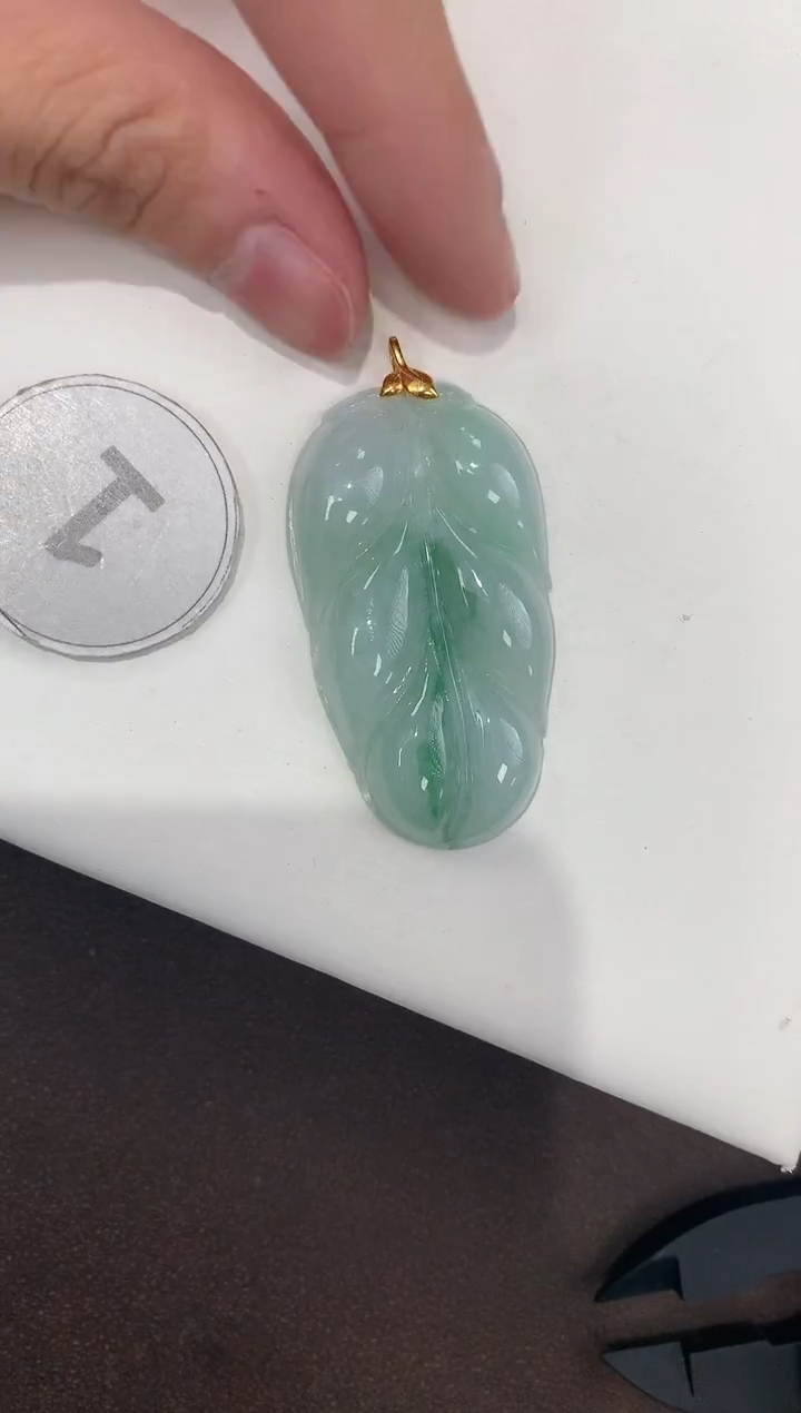 颈饰18K金镶嵌翡翠天然缅甸A货翡翠