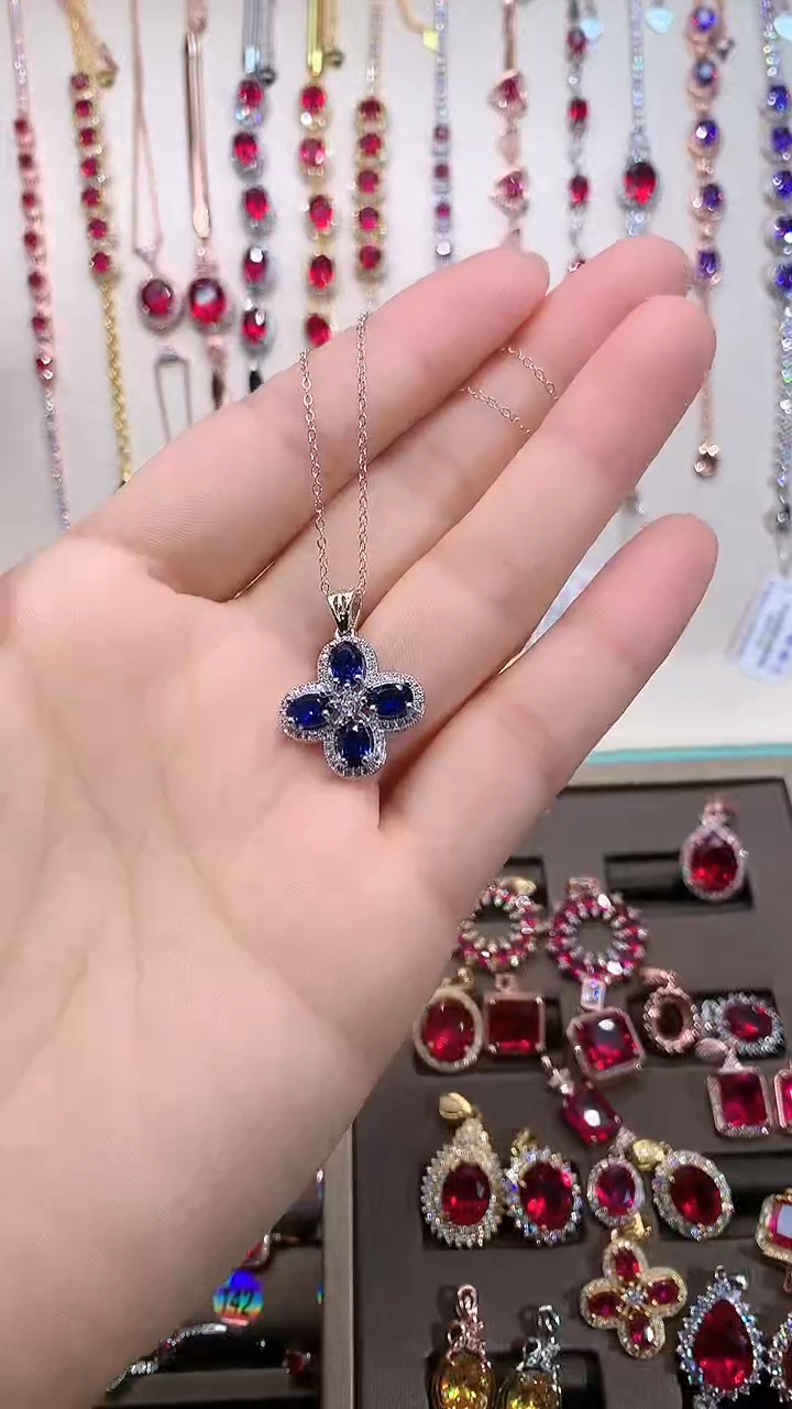 【闪购商品】蓝宝石吊坠(赠链)银S925镶嵌银色