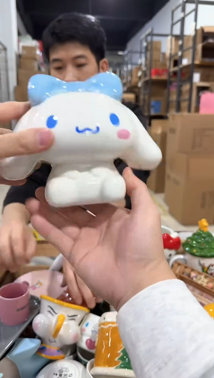 瓷片玉桂狗笔筒 