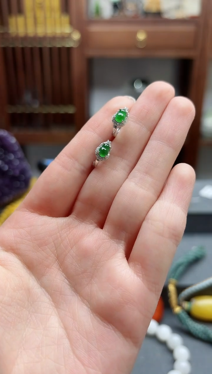 【闪购商品】翡翠耳饰银S925镶嵌翡翠葫芦耳扣YD