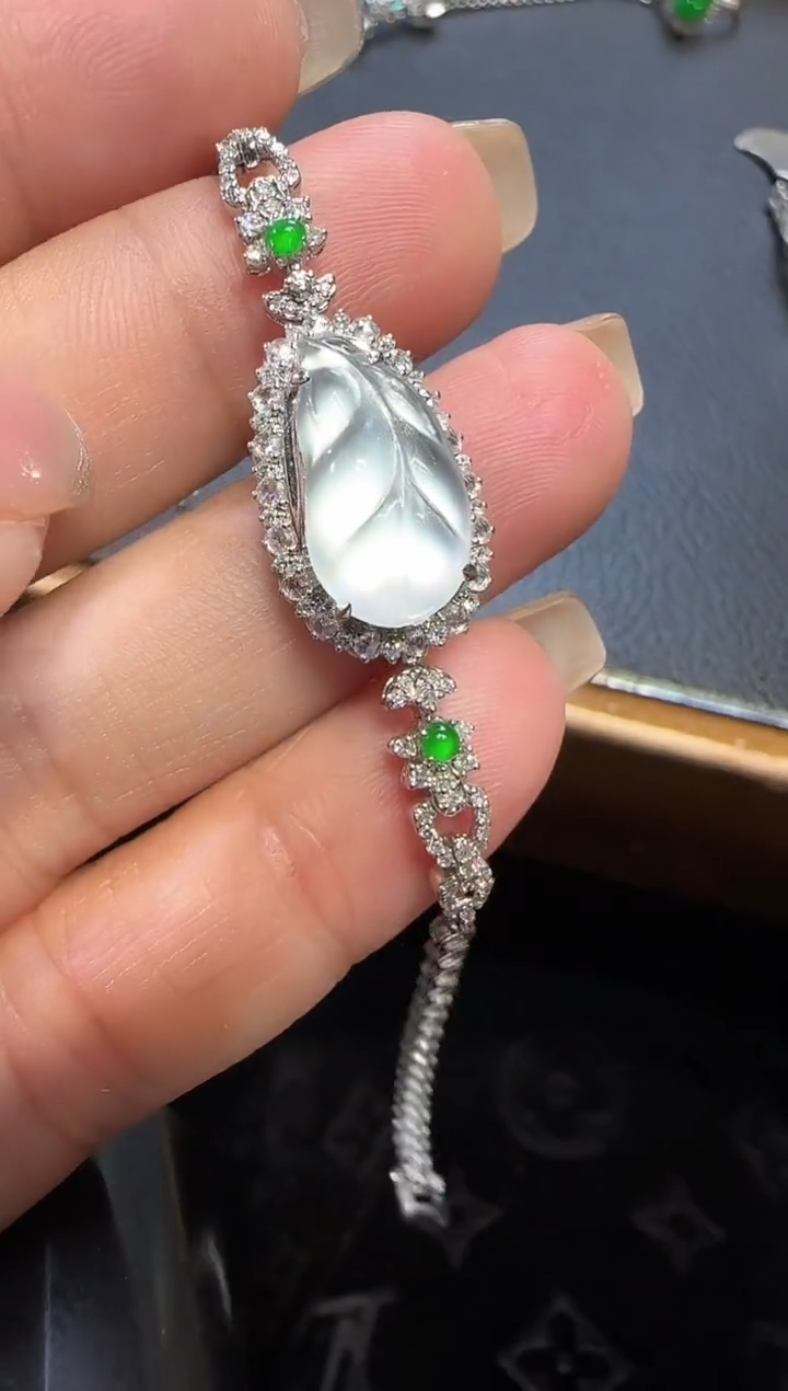 【闪购商品】翡翠手链18K金镶嵌扇子