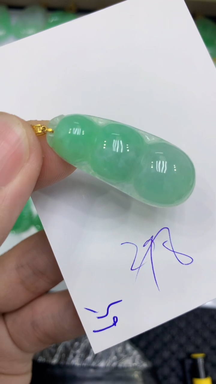 颈饰18K金镶嵌翡翠翡翠11111
