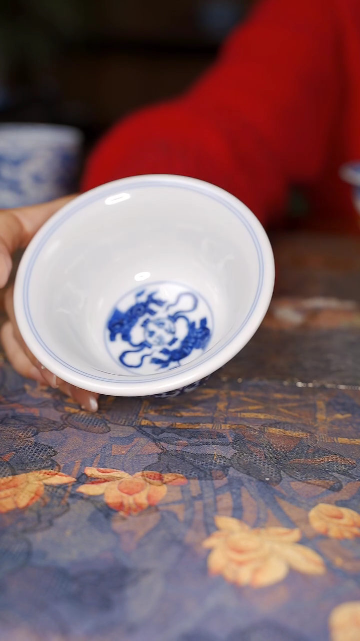 【闪购商品】杯水造缠枝莲压手杯苏麻离青