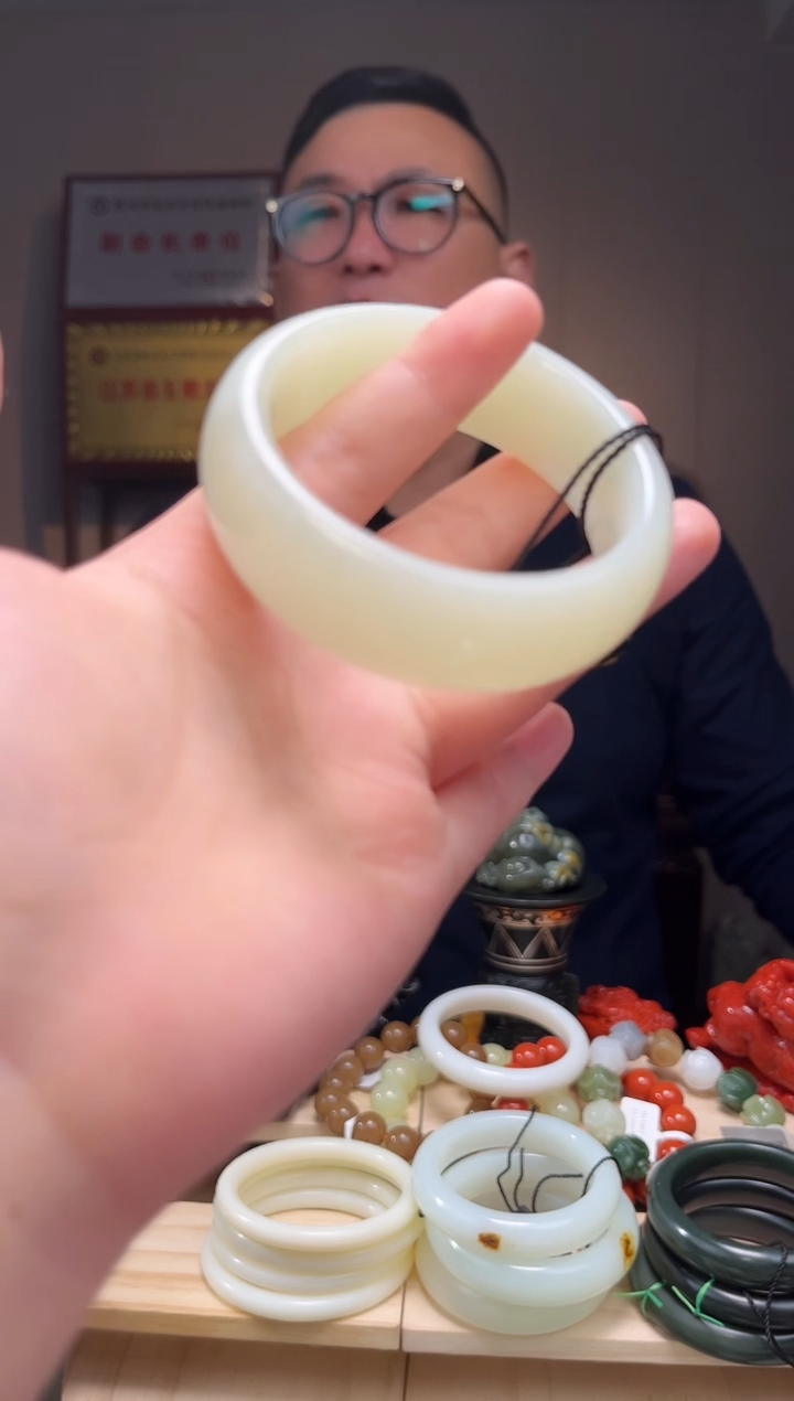 颈饰未镶嵌和田玉阳**丽60
