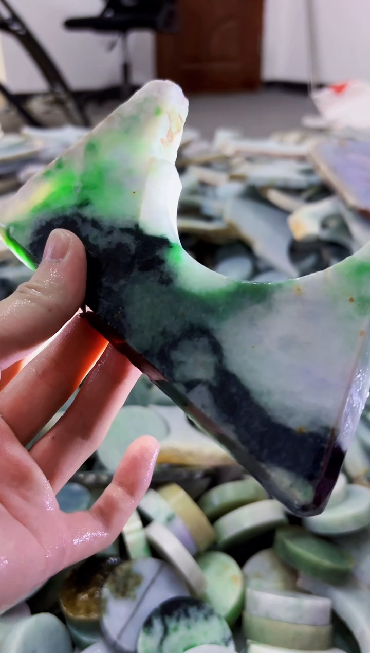 【闪购商品】翡翠颈饰未镶嵌A货吴玉272