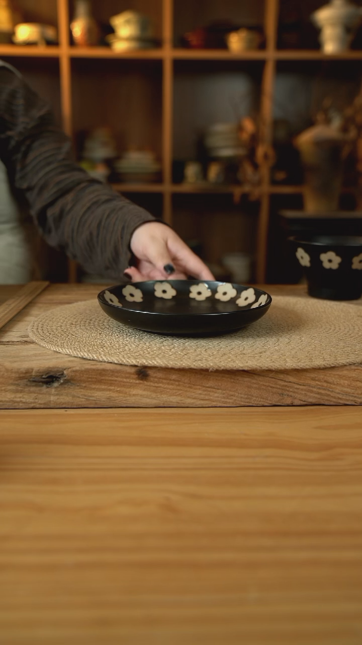 黑色雕刻小花花系列的7英寸月光盘1个