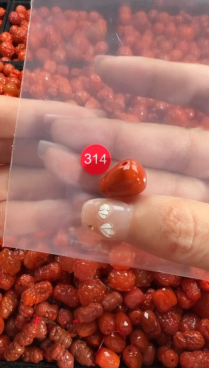 颈饰未镶嵌南红玛瑙1