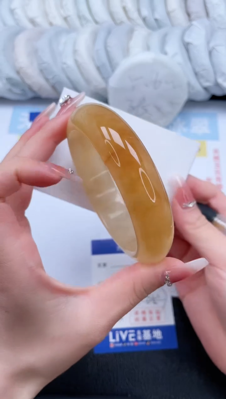 【闪购商品】石英质玉手镯未镶嵌T106-65.7