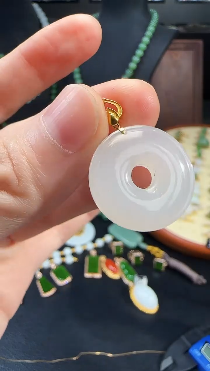 和田玉18K金镶嵌吊坠(不含链)1