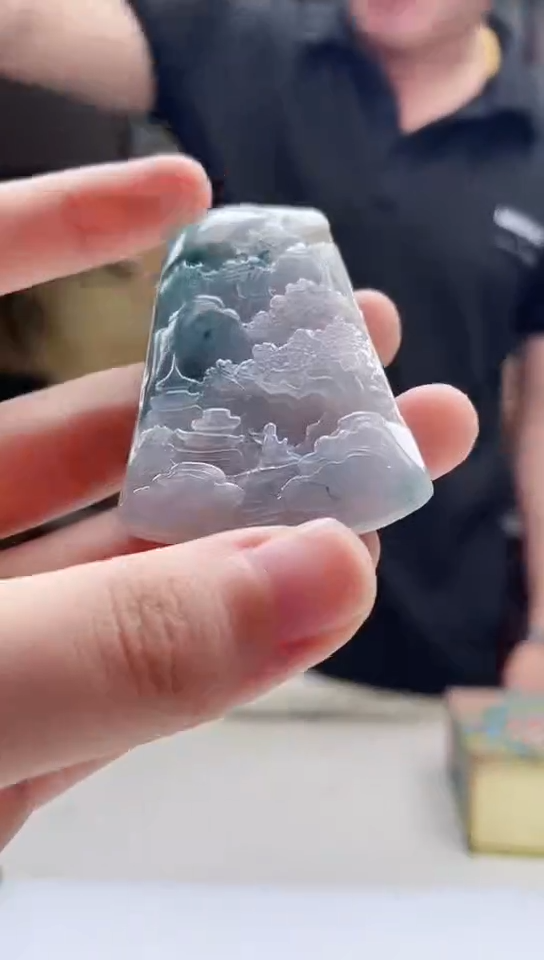 翡翠未镶嵌吊坠(不含链)133