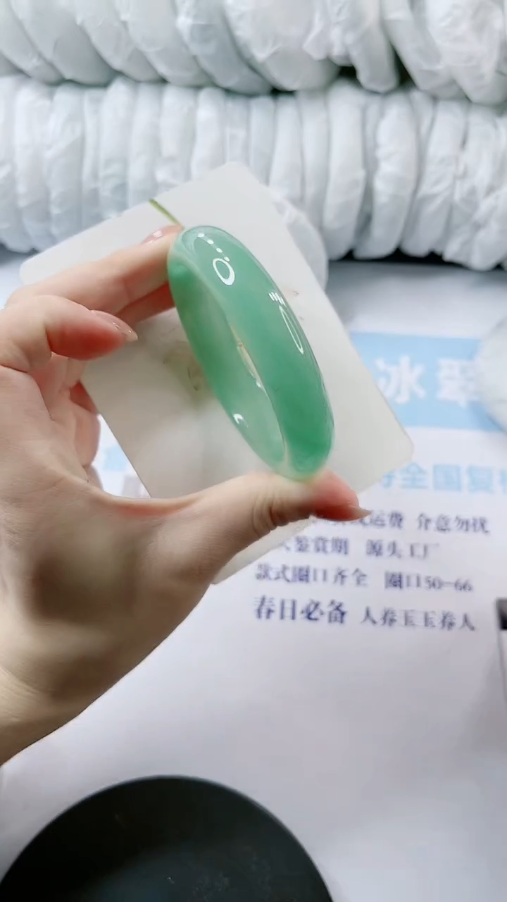 【闪购商品】石英质玉手镯未镶嵌多样性发货L114