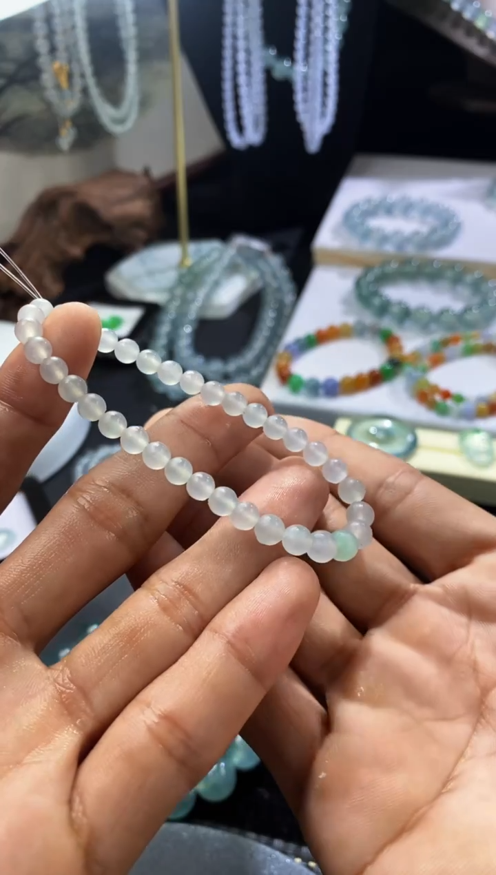 未镶嵌定制翡翠手串毛货抛光