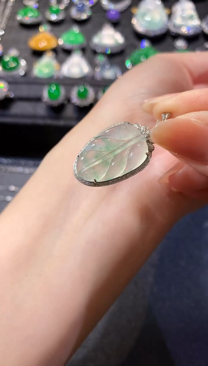 【闪购商品】翡翠吊坠(不含链)18K金镶嵌7-叶子