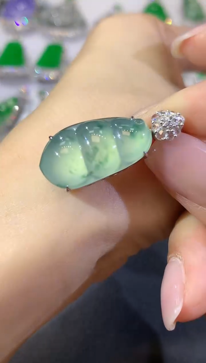 【闪购商品】翡翠18K金镶嵌吊坠(不含链)D22 