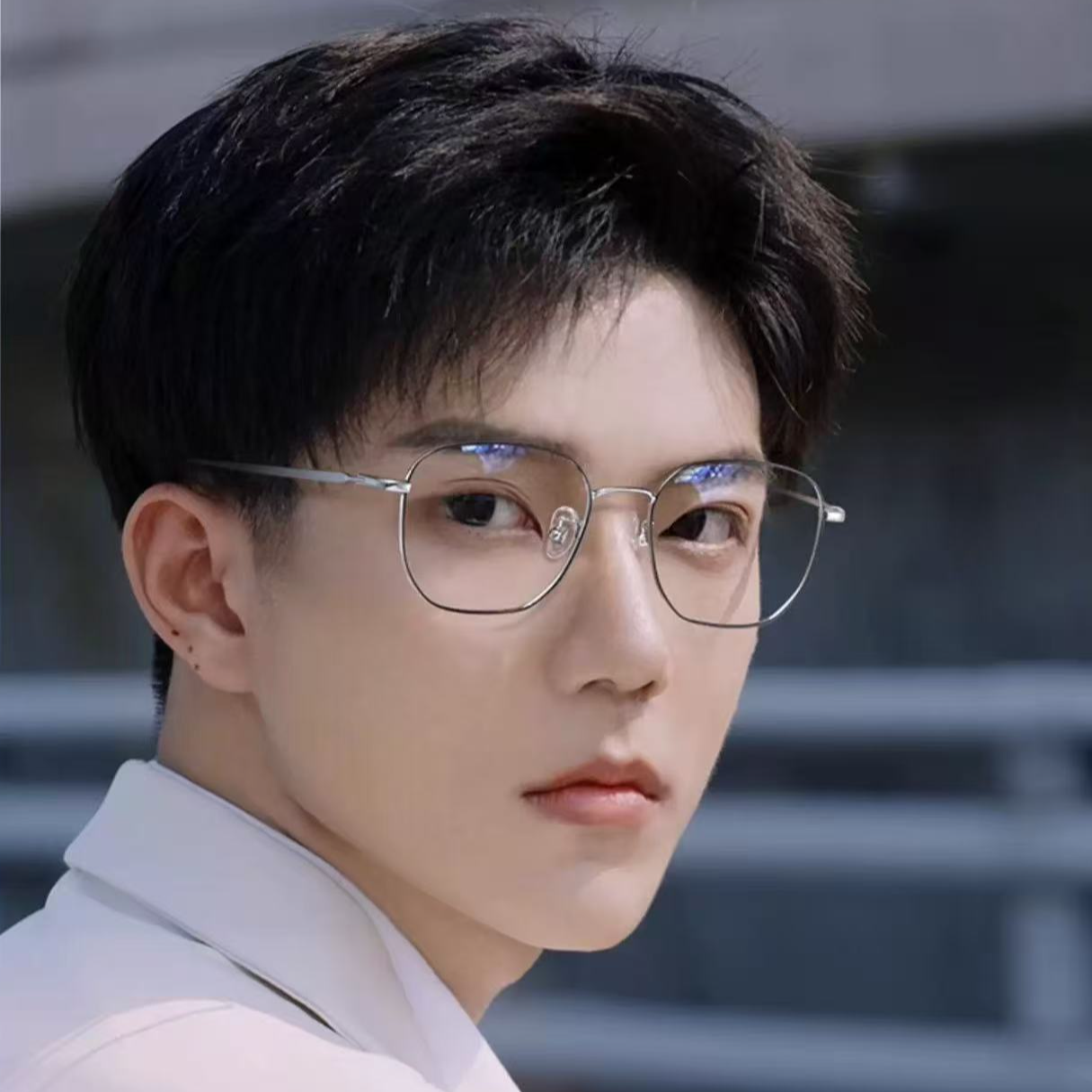 【工厂直销】-主打陪伴-时尚复古全框-超轻纯钛时尚近视眼镜眉线框