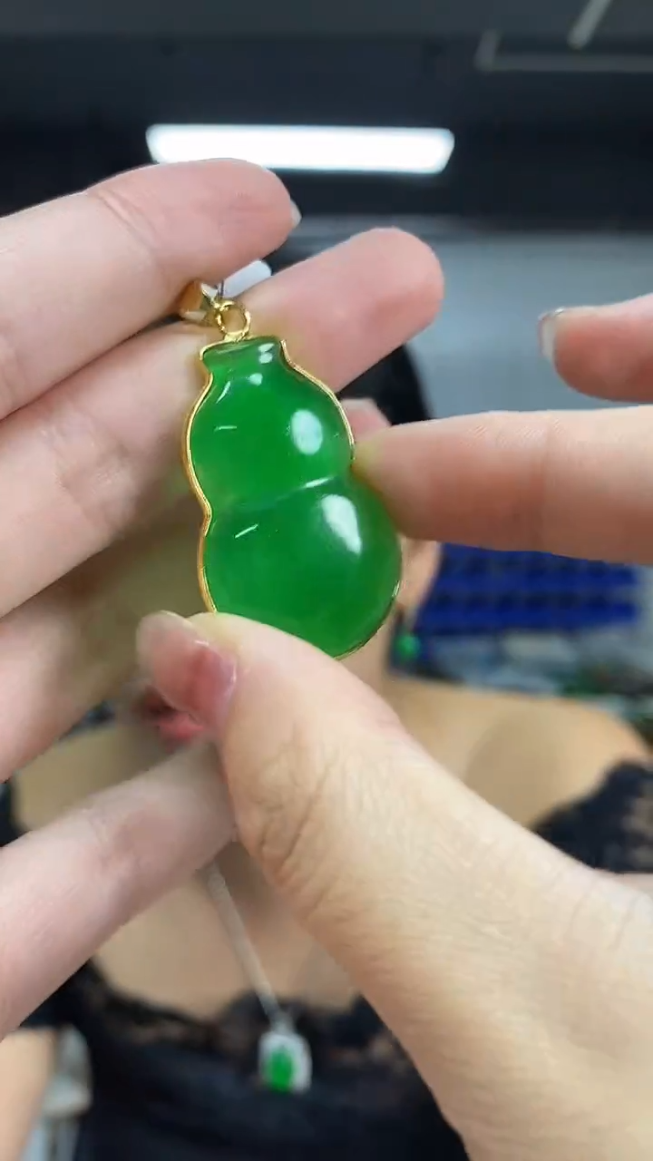 颈饰未镶嵌翡翠多样性发其一颜色微差