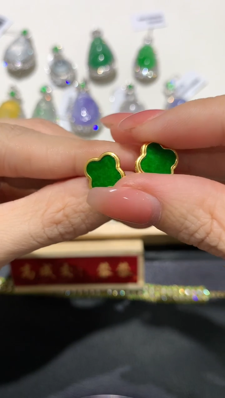 【闪购商品】翡翠吊坠(不含链)18K金镶嵌团购1