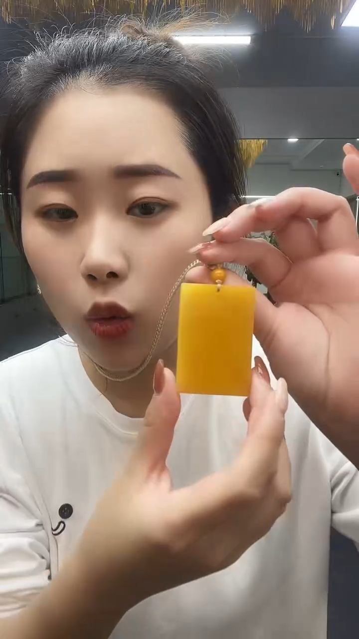 黄色6刀牌吊坠多样性发货一件