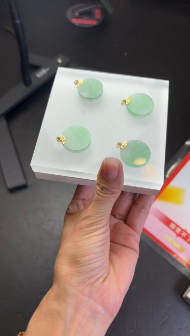 【闪购商品】翡翠挂件18K金镶嵌多样性发一件30067DJ无事牌