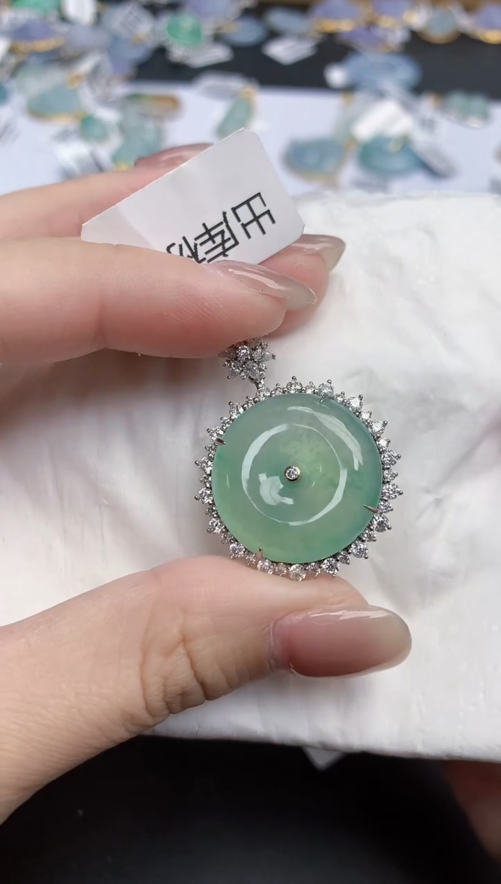 【闪购商品】翡翠颈饰18K金镶嵌天然缅甸翡翠A货