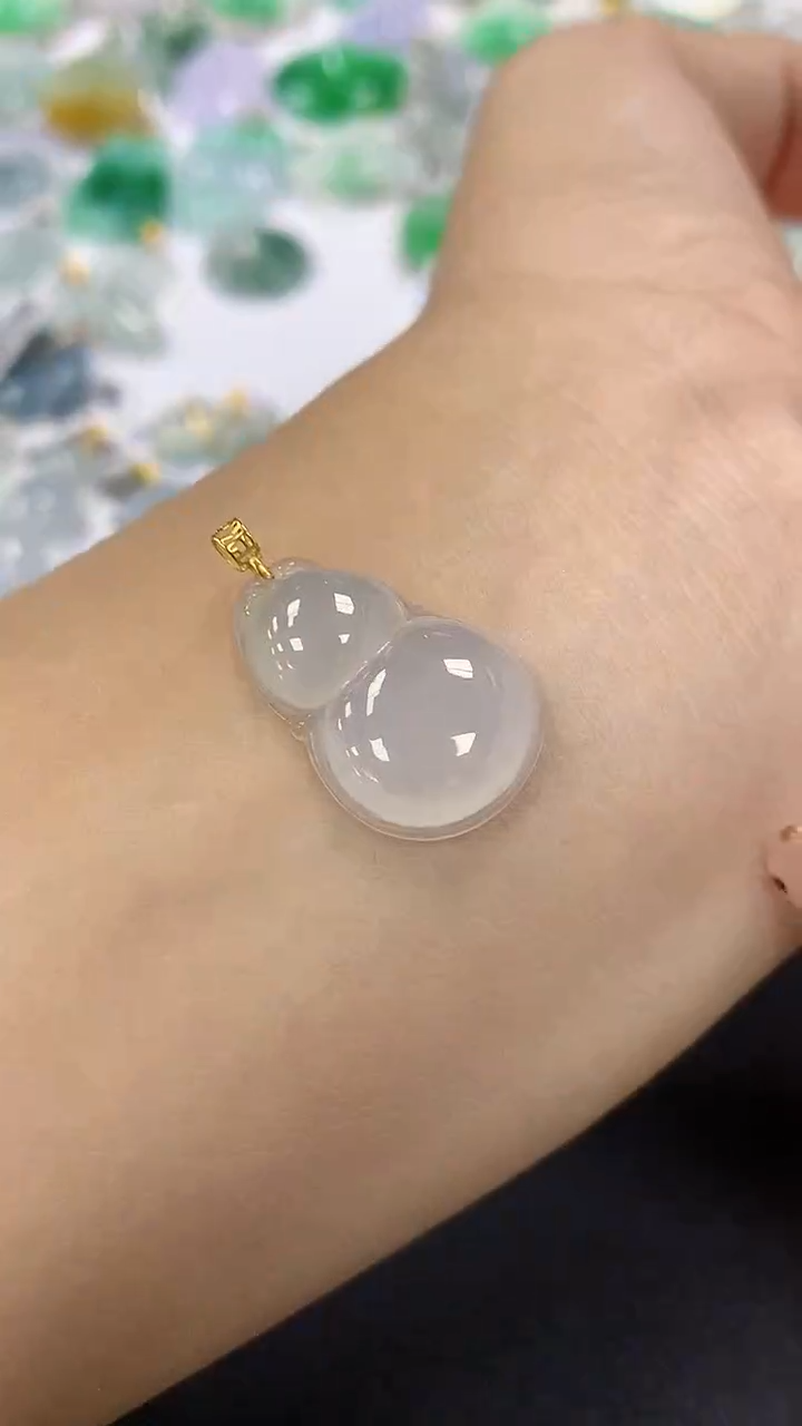 颈饰18K金镶嵌翡翠a货假一赔三支持复检百元上9元证书费自理