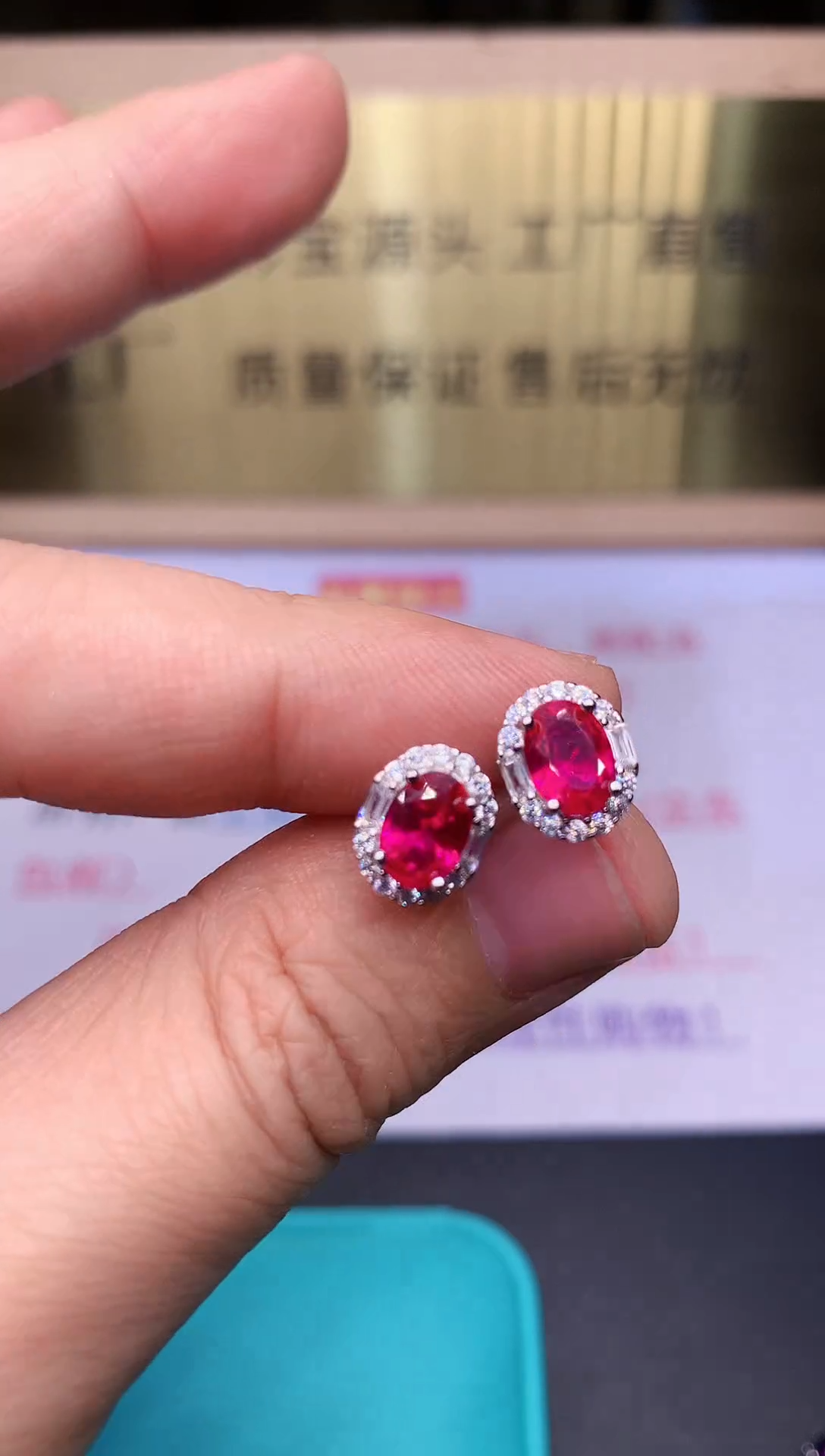 【闪购商品】红宝石耳饰银S925镶嵌........