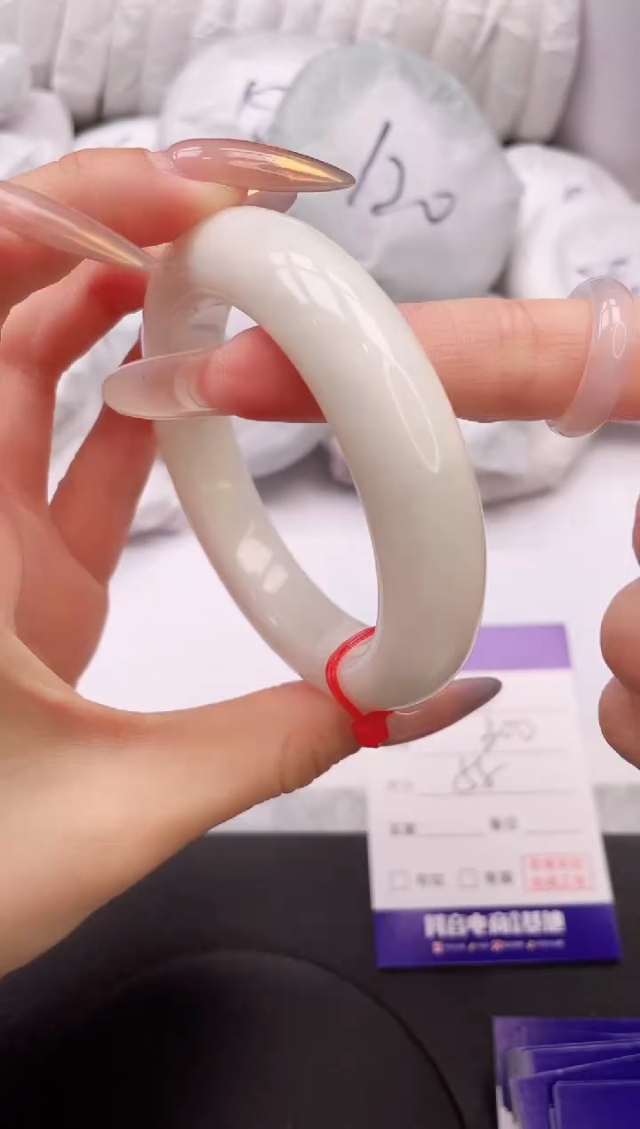 【闪购商品】和田玉手镯未镶嵌28K144-58