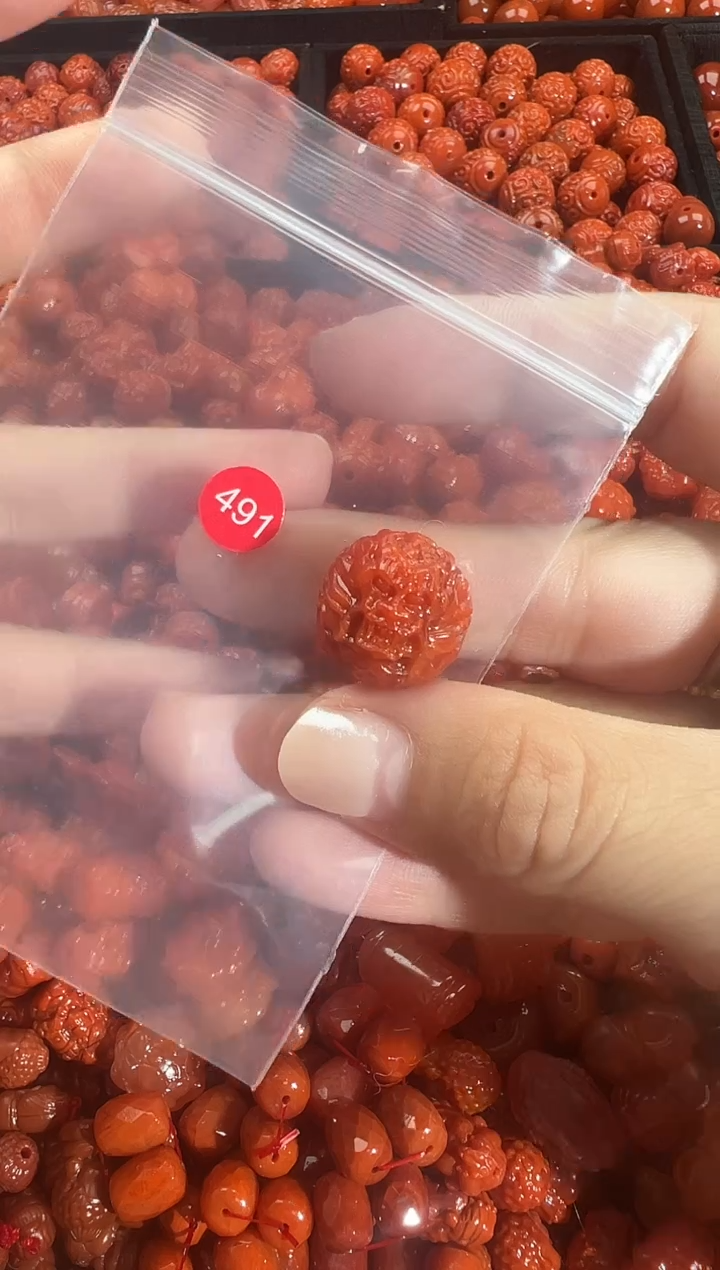 颈饰未镶嵌南红玛瑙1