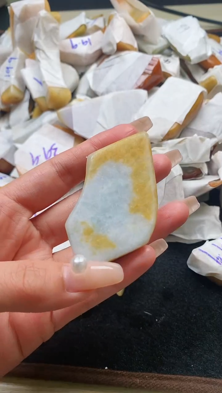 翡翠裸石翡翠挂件裸石