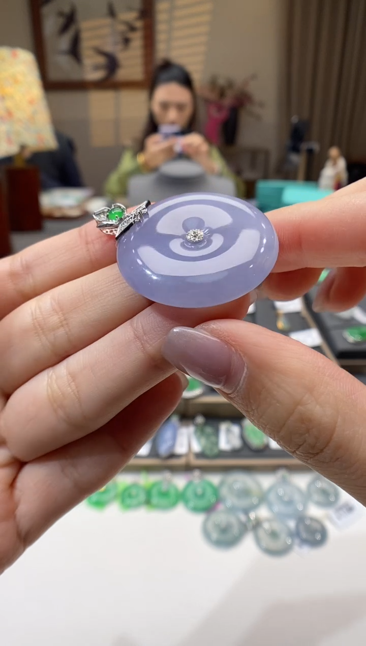 【闪购商品】翡翠颈饰18K金镶嵌平安扣