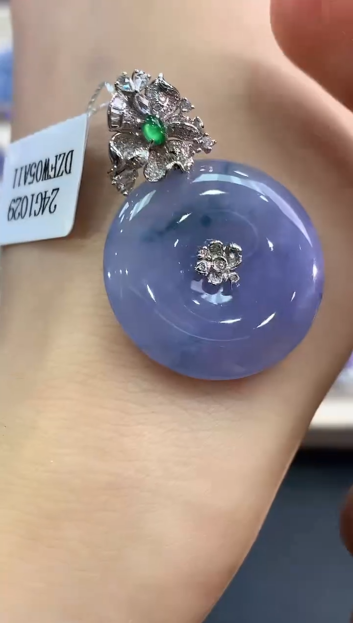 【闪购商品】翡翠吊坠(不含链)18K金镶嵌 C175有色差