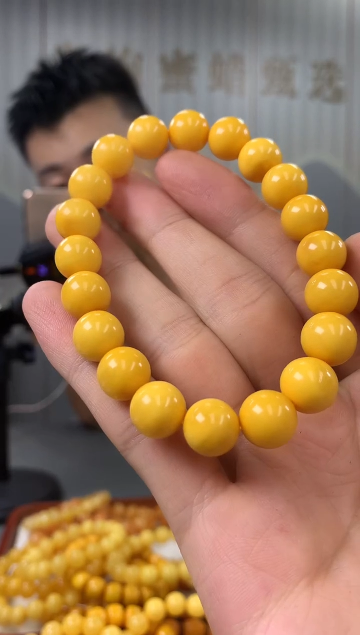 【闪购商品】琥珀裸石未镶嵌手串