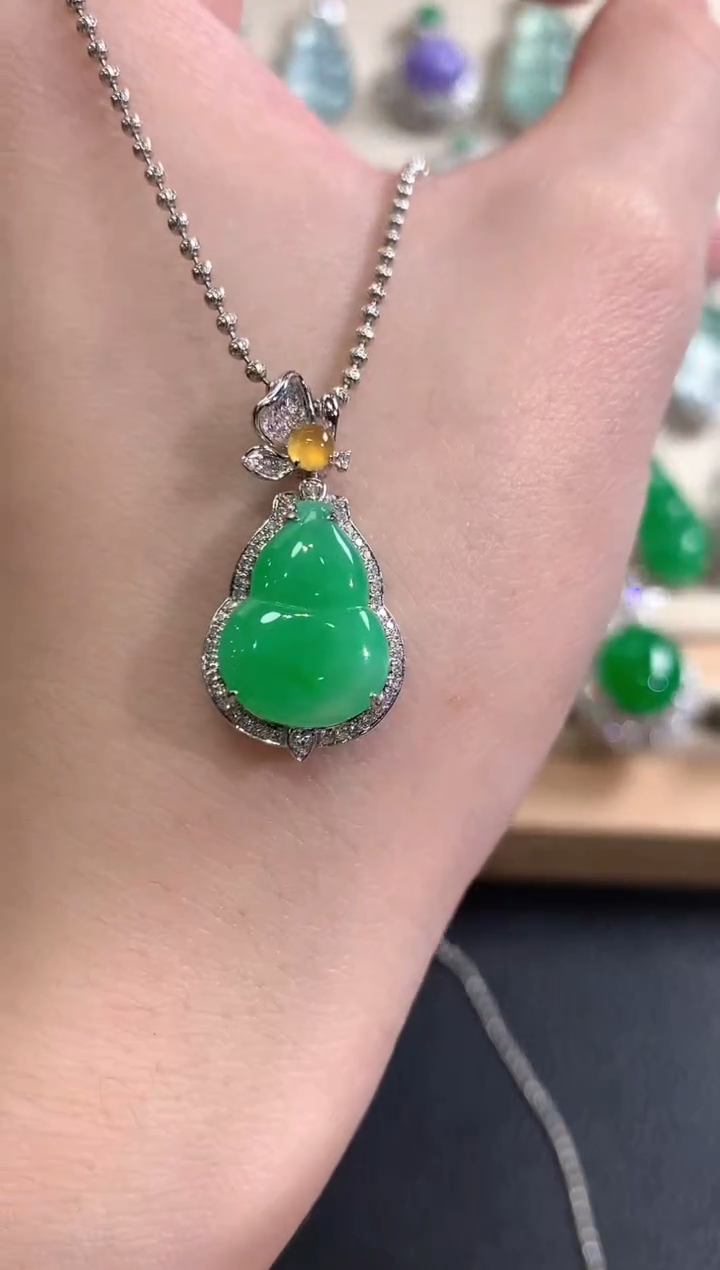 吊坠(不含链)18K金镶嵌翡翠冬日珠宝W37