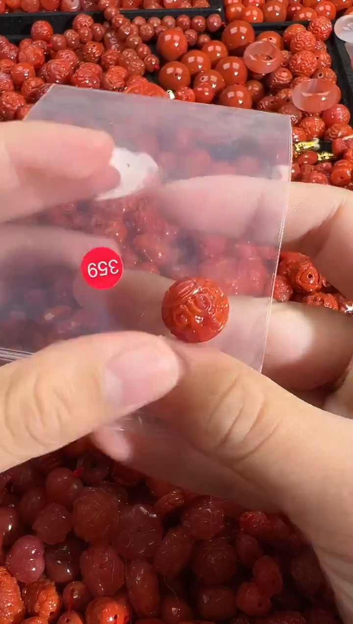 颈饰未镶嵌南红玛瑙1