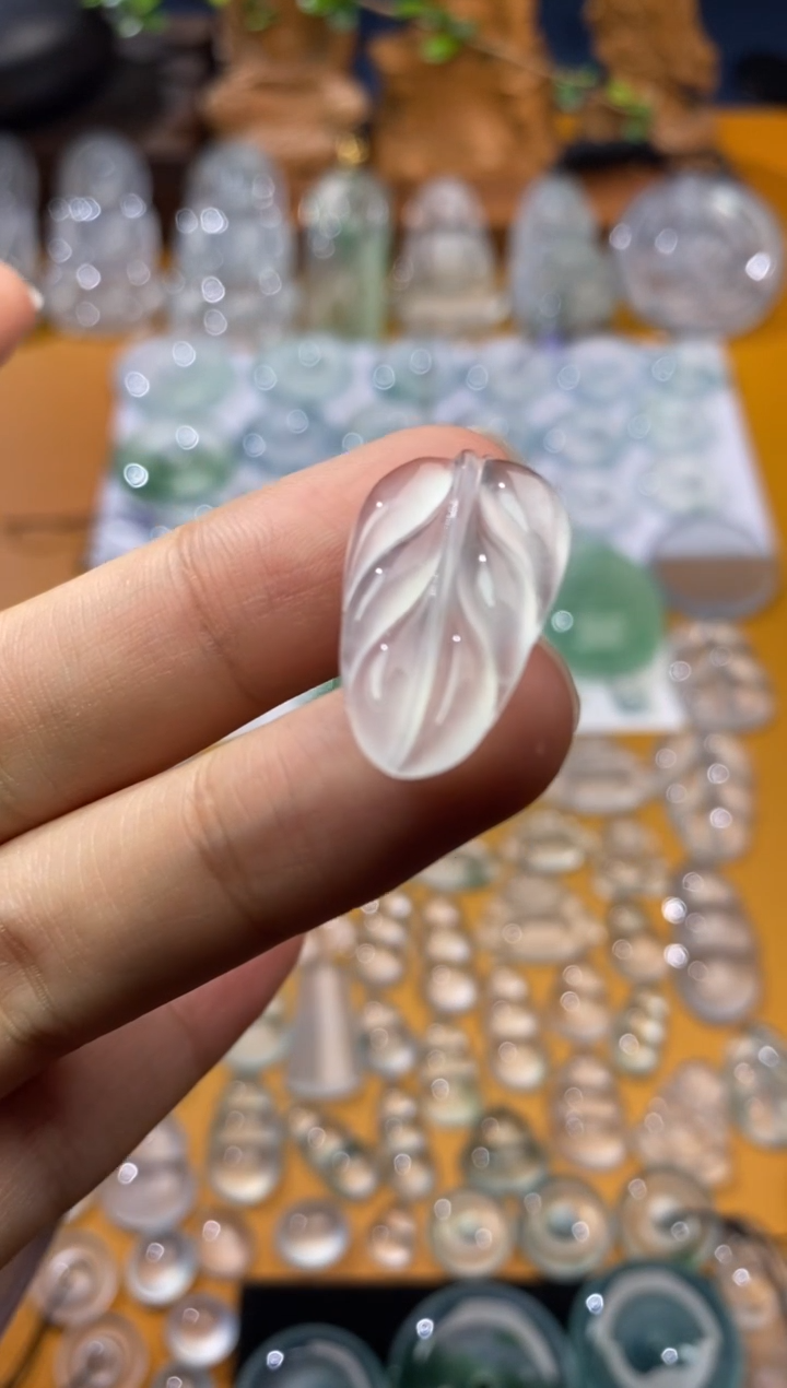 翡翠未镶嵌颈饰叶子23.5*14.4*3.2