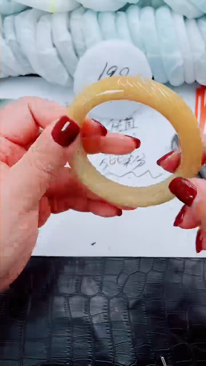 【闪购商品】石英质玉手镯未镶嵌R54-57/58