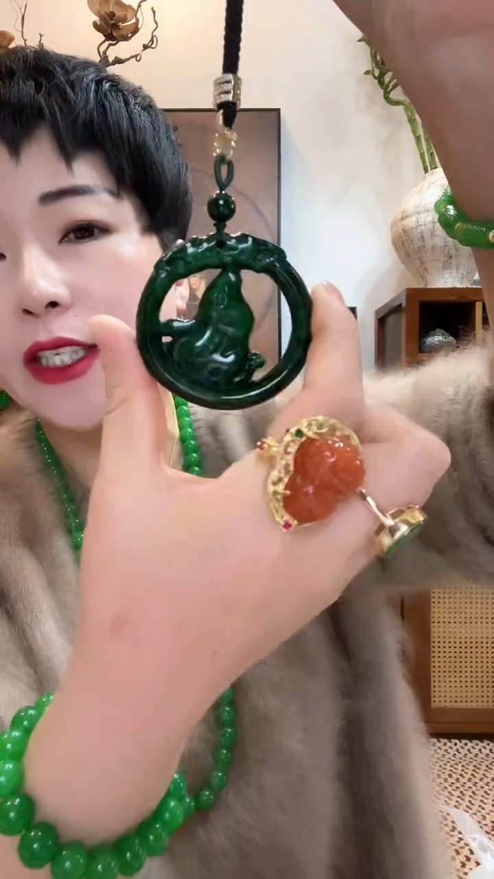 吊坠(赠链)未镶嵌翡翠761