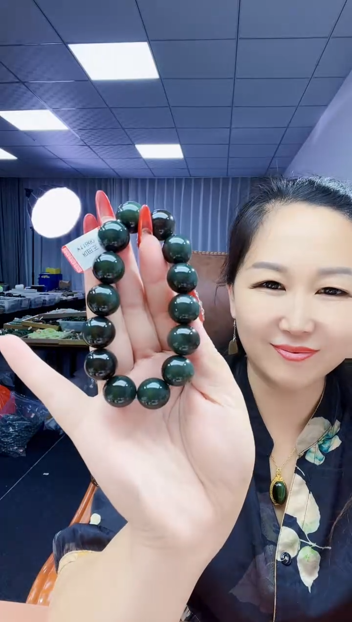 手串未镶嵌和田玉纯天然和田玉俄夹层鸭蛋青带糖16