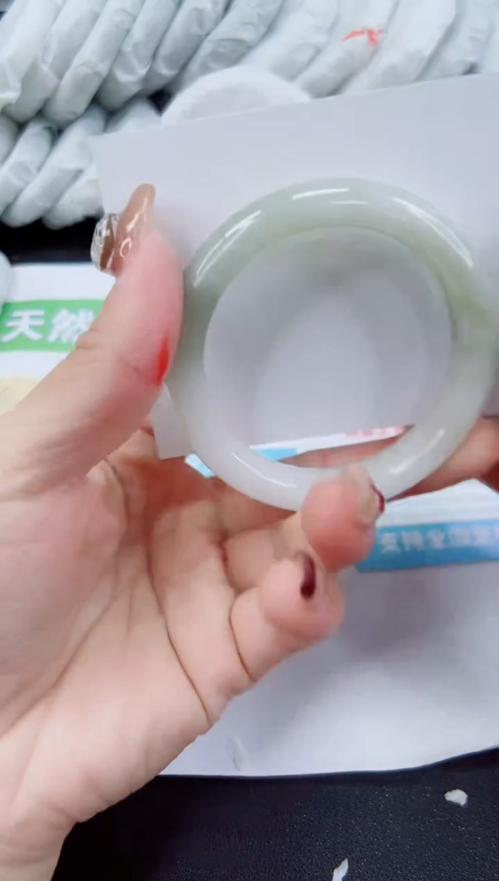 【闪购商品】石英质玉手镯未镶嵌276